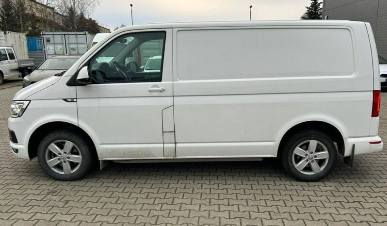 Volkswagen Transporter full