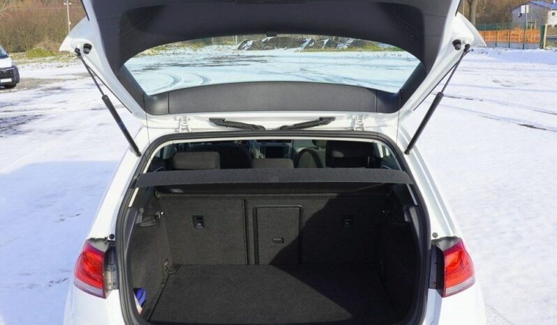 Volkswagen Golf full