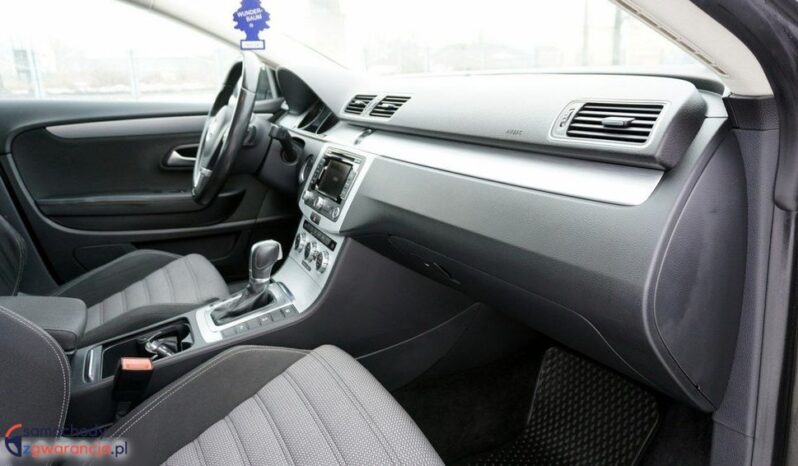 Volkswagen Passat CC full