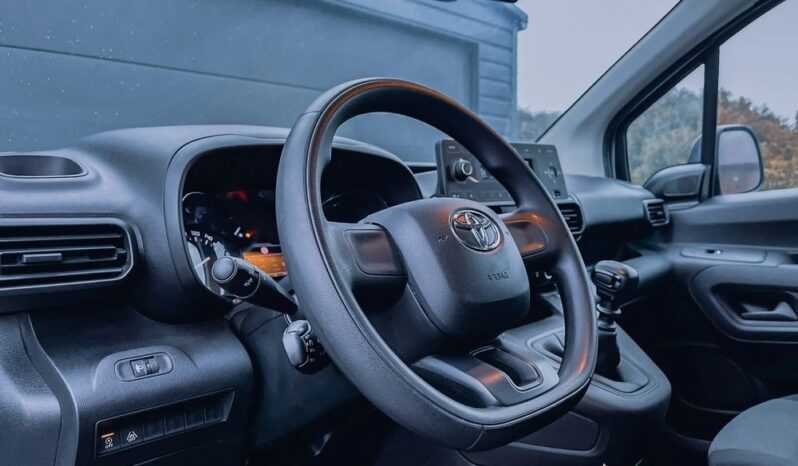 Toyota Proace City Verso 1.5 D-4D Combi full