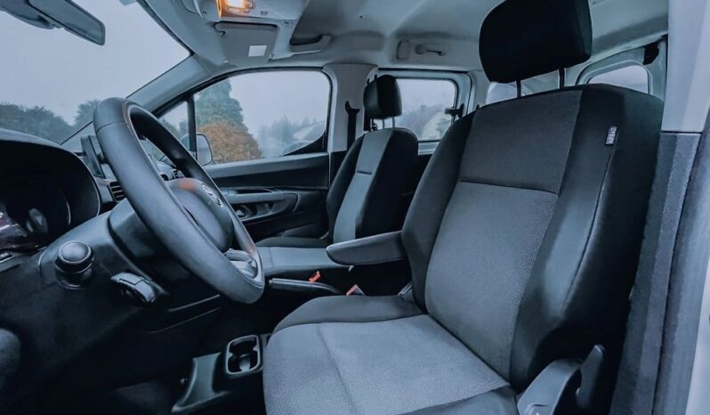 Toyota Proace City Verso 1.5 D-4D Combi full