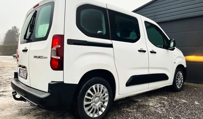 Toyota Proace City Verso 1.5 D-4D Combi full