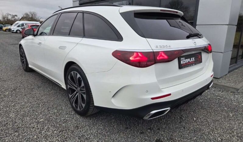 Mercedes-Benz Klasa E full