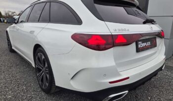 Mercedes-Benz Klasa E full