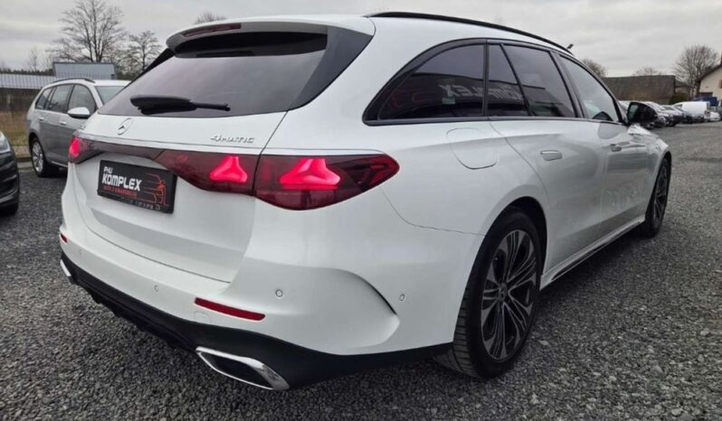 Mercedes-Benz Klasa E full
