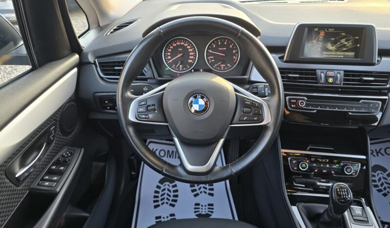 BMW 218i Grand Tourier full