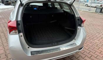 Toyota Auris full