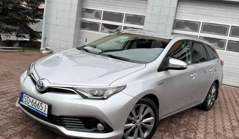 Toyota Auris full