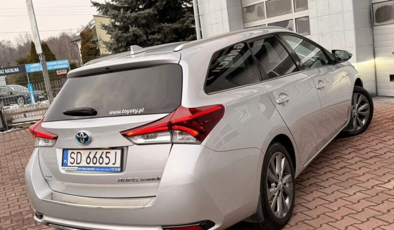 Toyota Auris full