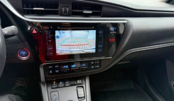 Toyota Auris full