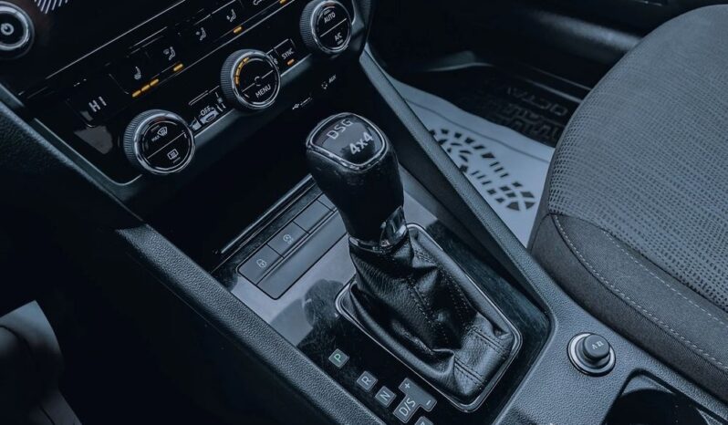 Skoda Octavia 1.8 TSI 4×4 DSG Style full