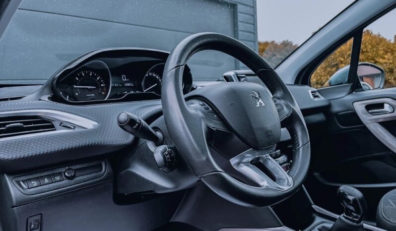 Peugeot 2008 1.2 Pure Tech Active S&S full