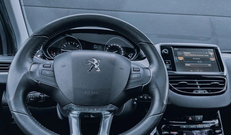 Peugeot 2008 1.2 Pure Tech Active S&S full