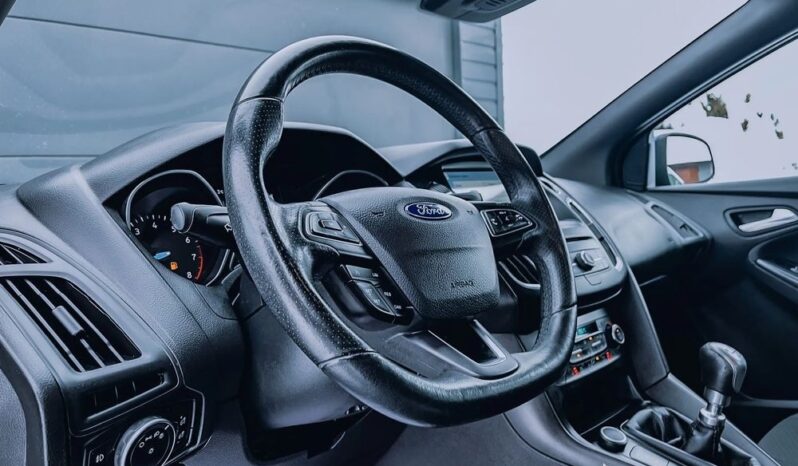 Ford Focus 1.0 EcoBoost ST-Line full