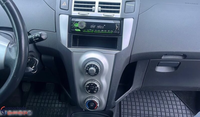 Toyota Yaris 1.0 VVT-i Style full