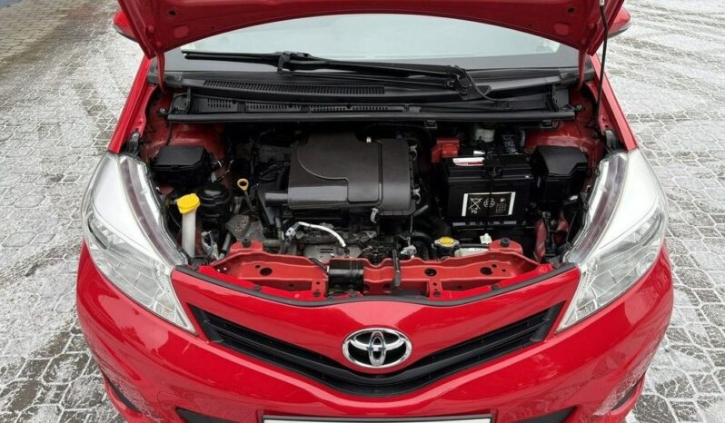 Toyota Yaris full