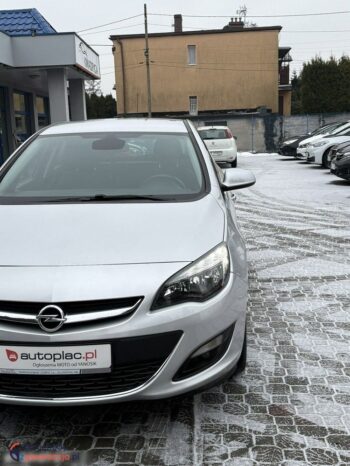 Opel Astra full