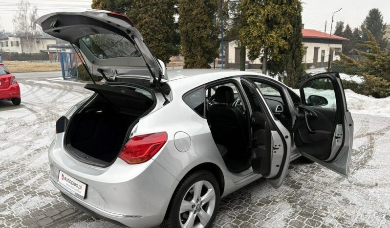 Opel Astra full