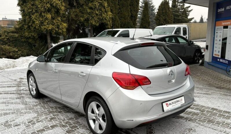 Opel Astra full