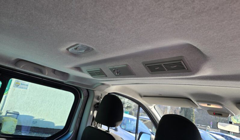 Renault Trafic 9 miejsc, 2 komplety kół full