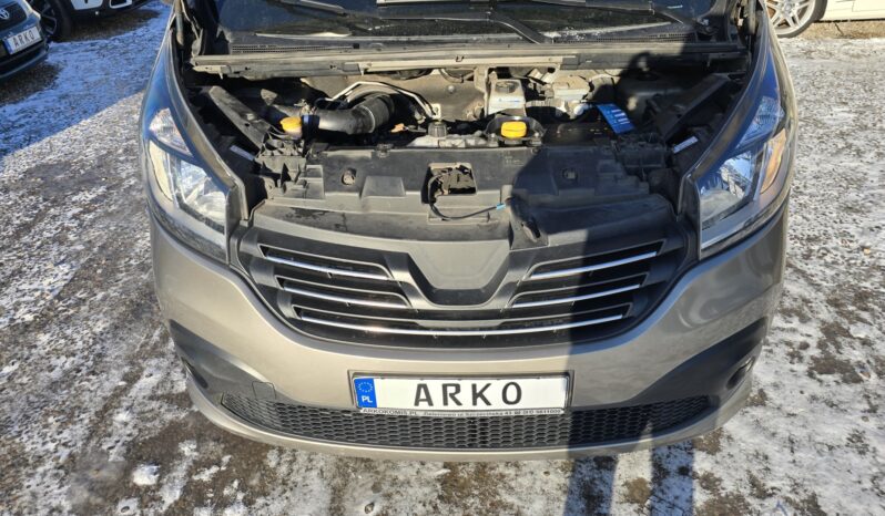 Renault Trafic 9 miejsc, 2 komplety kół full
