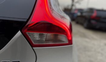 Volvo V40 T3 Momentum full