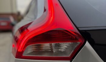 Volvo V40 T3 Momentum full