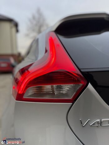Volvo V40 T3 Momentum full