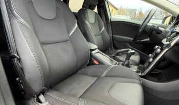 Volvo V40 T3 Momentum full