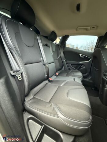 Volvo V40 T3 Momentum full
