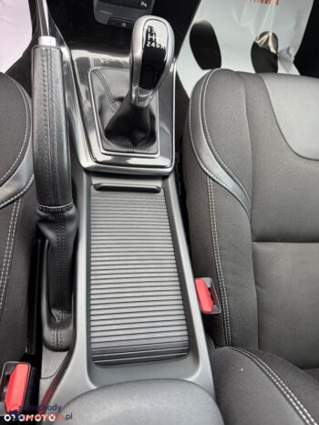 Volvo V40 T3 Momentum full