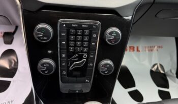 Volvo V40 T3 Momentum full