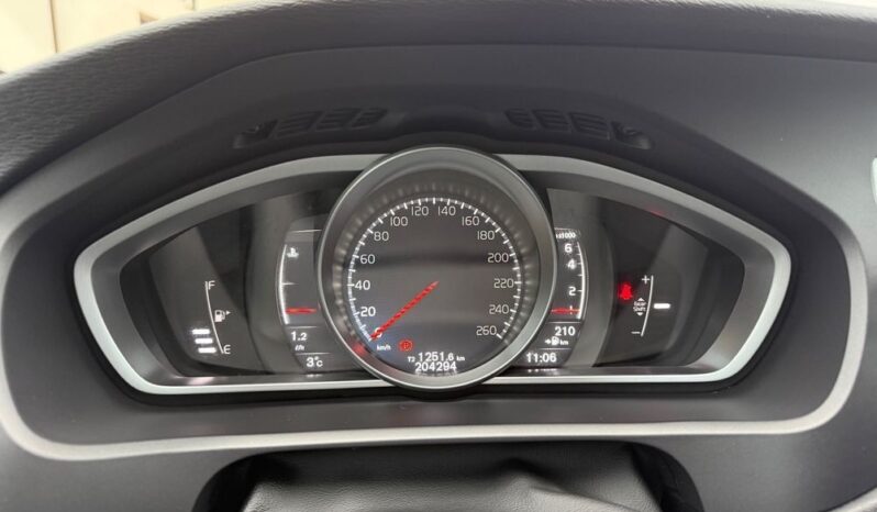 Volvo V40 T3 Momentum full