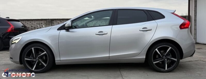 Volvo V40 T3 Momentum full