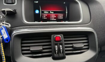 Volvo V40 T3 Momentum full