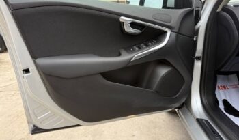 Volvo V40 T3 Momentum full