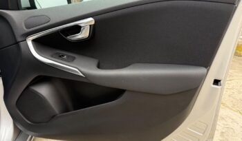 Volvo V40 T3 Momentum full