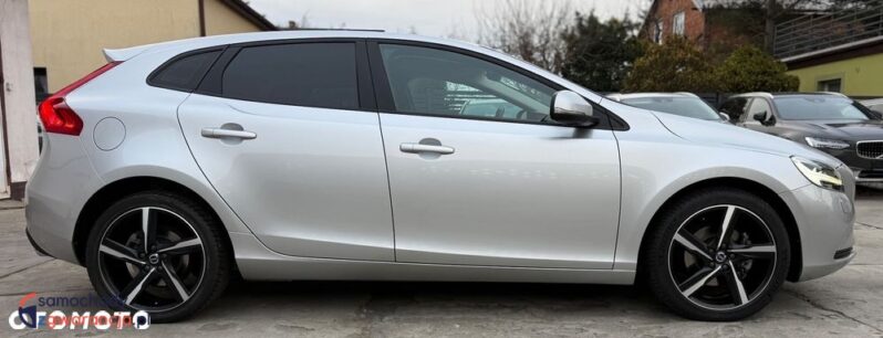 Volvo V40 T3 Momentum full