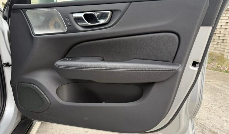 Volvo V60 D3 AWD Geartronic Inscription full