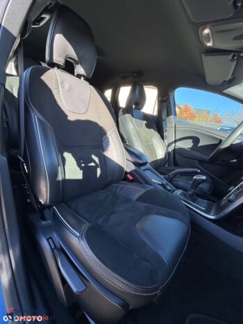 Volvo V40 D3 Drive-E R-Design Momentum full