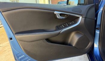 Volvo V40 D3 Drive-E R-Design Momentum full