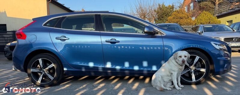 Volvo V40 D3 Drive-E R-Design Momentum full