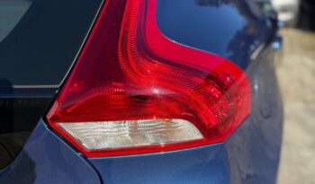 Volvo V40 D3 Drive-E R-Design Momentum full