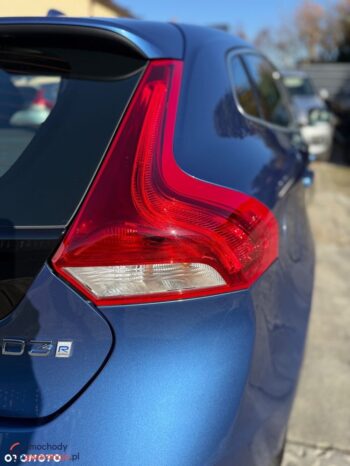 Volvo V40 D3 Drive-E R-Design Momentum full
