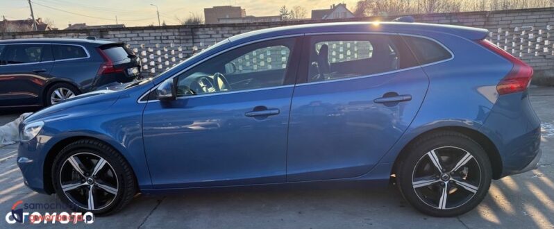 Volvo V40 D3 Drive-E R-Design Momentum full