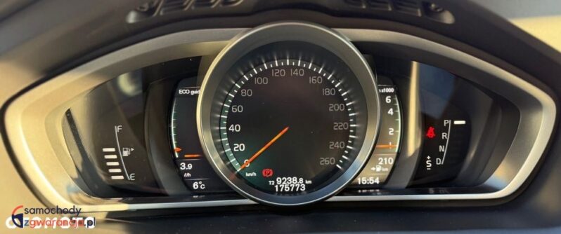 Volvo V40 T3 Geartronic RDesign full