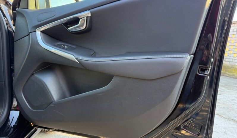 Volvo V40 T3 Geartronic RDesign full