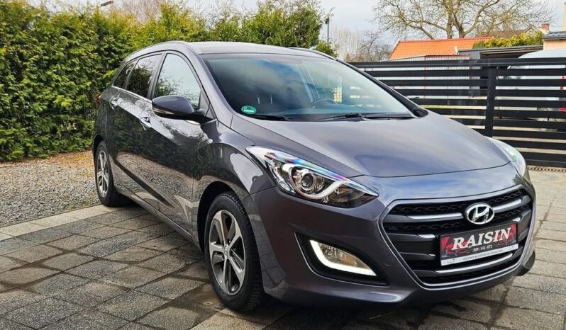 Hyundai i30 blue 1.6 CRDi DCT Passion full