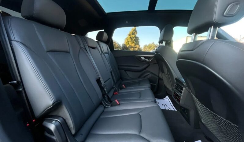 Audi Q7 full