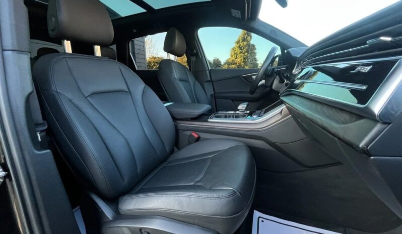 Audi Q7 full